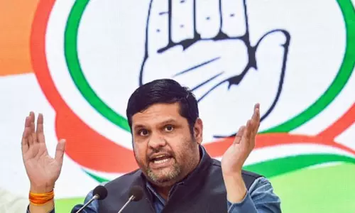 மோடி அரசு திறமையின்மையால் பொருளாதாரத்தை அழித்து வருகிறது - காங்கிரஸ் குற்றச்சாட்டு மோடி அரசு திறமையின்மையால் பொருளாதாரத்தை அழித்து வருகிறது - காங்கிரஸ் குற்றச்சாட்டு