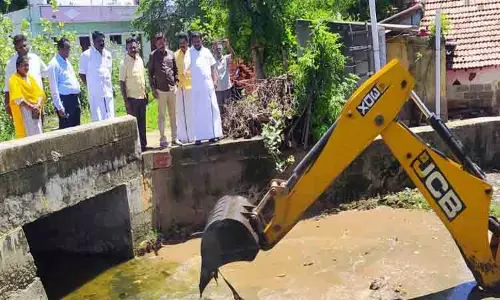 கால்வாய் தூர்வாரும் பணி தீவிரம்