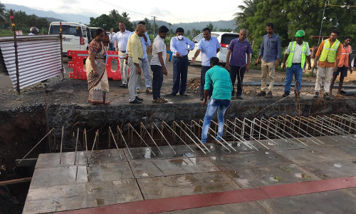 நாமக்கல் அருகே  சாலை விரிவாக்க பணிகளை அதிகாரி ஆய்வு