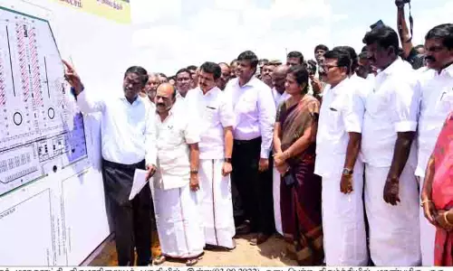 கரூரில், ரூ.40 கோடியில் புதிய பஸ்நிலையம் அமைப்பதற்கு பூமிபூஜை: அமைச்சர்கள் தொடங்கி வைத்தனர் கரூரில், ரூ.40 கோடியில் புதிய பஸ்நிலையம் அமைப்பதற்கு பூமிபூஜை: அமைச்சர்கள் தொடங்கி வைத்தனர்
