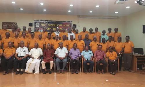 முன்னாள் மாணவர்கள் சந்திப்பு