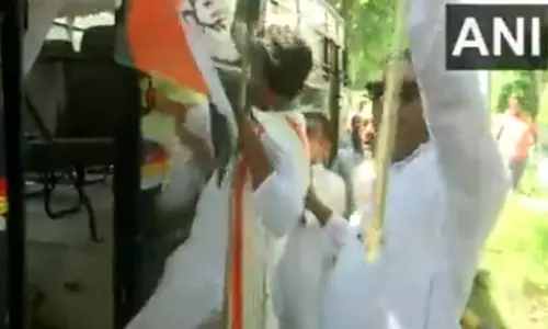 விலைவாசி உயர்வுக்கு எதிராக டெல்லியில் காங்கிரஸ் கட்சியினர் போராட்டம்