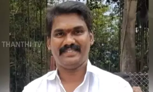 ஓ.பன்னீர்செல்வம் ஆதரவாளர் வைத்திருந்த ரூ.50 லட்சம் பணத்துடன் தப்பிச் சென்ற கார் ஓட்டுநர்