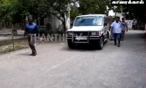 காரைக்கால்: விஷம் கொடுத்து கொல்லப்பட்ட மாணவனின் உடல் பெற்றோரிடம் ஒப்படைப்பு...! காரைக்கால்: விஷம் கொடுத்து கொல்லப்பட்ட மாணவனின் உடல் பெற்றோரிடம் ஒப்படைப்பு...!