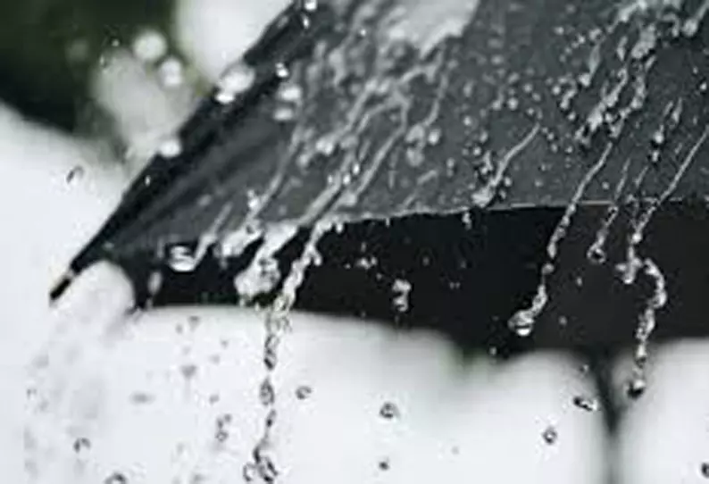 மேற்கு புறநகர் பகுதிகளில் பலத்த மழை- தாழ்வான இடங்களை வெள்ளம் சூழ்ந்தது மேற்கு புறநகர் பகுதிகளில் பலத்த மழை- தாழ்வான இடங்களை வெள்ளம் சூழ்ந்தது