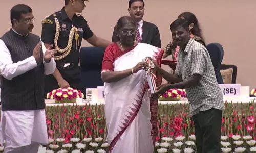 தமிழகத்தை சேர்ந்த ஆசிரியர் ராமச்சந்திரன் உள்பட 46 பேருக்கு நல்லாசிரியர் விருது