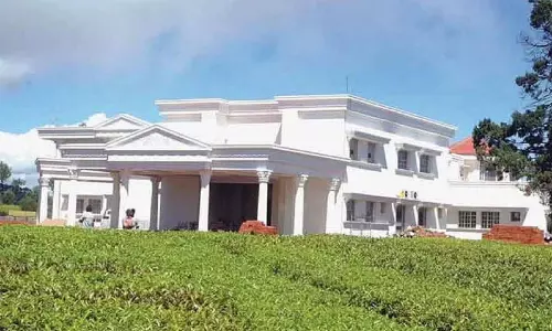 கோடநாடு கொள்ளை வழக்கில் கைதானவர் மனு; போலீஸ் பதில் அளிக்க ஐகோர்ட்டு உத்தரவு கோடநாடு கொள்ளை வழக்கில் கைதானவர் மனு; போலீஸ் பதில் அளிக்க ஐகோர்ட்டு உத்தரவு