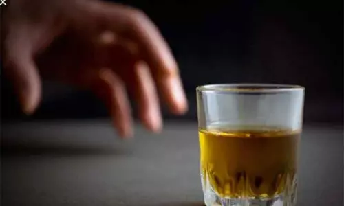 நெகமம் அருகே மது குடித்த 2 ேபர் திடீர் சாவு நெகமம் அருகே மது குடித்த 2 ேபர் திடீர் சாவு