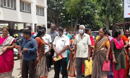 சீட்டு கம்பெனி நடத்தி ரூ.5 கோடி மோசடி சீட்டு கம்பெனி நடத்தி ரூ.5 கோடி மோசடி