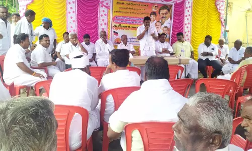 தி.மு.க. கிளை நிர்வாகிகள் ஆலோசனை கூட்டம் தி.மு.க. கிளை நிர்வாகிகள் ஆலோசனை கூட்டம்