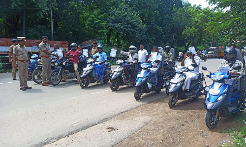 ஹெல்மெட் விழிப்புணர்வு பேரணி ஹெல்மெட் விழிப்புணர்வு பேரணி