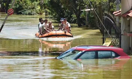 பெங்களூருவில் ஏற்பட்டுள்ள பெருவெள்ளத்திற்கு முந்தைய காங்கிரஸ் ஆட்சியே காரணம்: பசவராஜ் பொம்மை குற்றச்சாட்டு பெங்களூருவில் ஏற்பட்டுள்ள பெருவெள்ளத்திற்கு முந்தைய காங்கிரஸ் ஆட்சியே காரணம்: பசவராஜ் பொம்மை குற்றச்சாட்டு