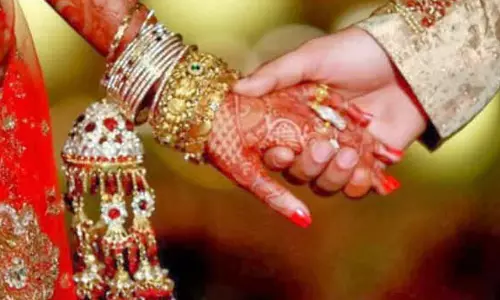 மாப்பிள்ளை காதலியுடன் ஓட்டம் ...! கண்களில் கனவுகளோடு காத்திருந்த மணப்பெண் ஏமாற்றம்...! மாப்பிள்ளை காதலியுடன் ஓட்டம் ...! கண்களில் கனவுகளோடு காத்திருந்த மணப்பெண் ஏமாற்றம்...!