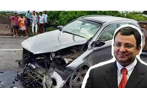 கார் விபத்தில் பலியான சைரஸ் மிஸ்திரி உடல் தகனம்- மும்பையில் நடந்தது கார் விபத்தில் பலியான சைரஸ் மிஸ்திரி உடல் தகனம்- மும்பையில் நடந்தது