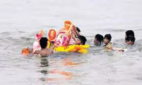 விநாயகர் சதுர்த்தியின் 6-வது நாளில் 48 ஆயிரம் சிலைகள் கரைப்பு விநாயகர் சதுர்த்தியின் 6-வது நாளில் 48 ஆயிரம் சிலைகள் கரைப்பு