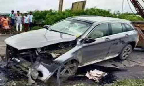 விபத்தின் போது சைரஸ் மிஸ்திரியின் கார் 140 கி.மீட்டர் வேகத்தில் சென்று இருக்கிறது; போலீசார் தகவல்