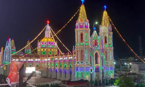 வேளாங்கண்ணி மாதா பேராலய பெரிய தேர்பவனி வேளாங்கண்ணி மாதா பேராலய பெரிய தேர்பவனி