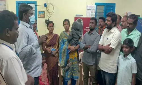 ஆசிரியர்கள் உள்ளிருப்பு போராட்டம்