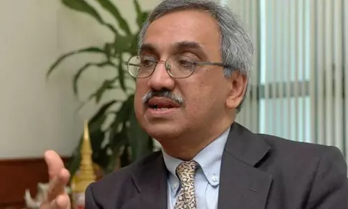 தேசிய பங்குச்சந்தை முன்னாள் தலைமை செயல் அதிகாரி அதிரடி கைது