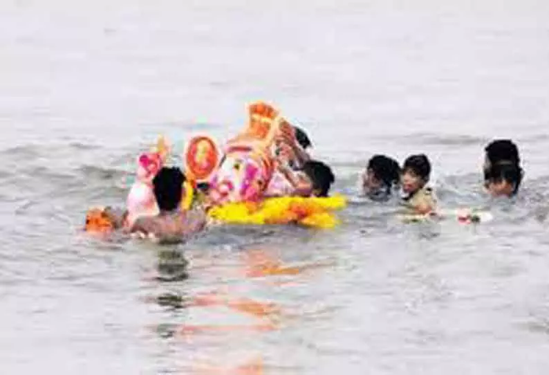 விநாயகர் சதுர்த்தியின் 6-வது நாளில் 48 ஆயிரம் சிலைகள் கரைப்பு விநாயகர் சதுர்த்தியின் 6-வது நாளில் 48 ஆயிரம் சிலைகள் கரைப்பு