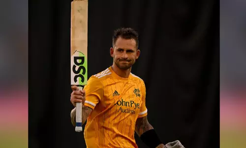 20 ஓவர் உலக கோப்பை: இங்கிலாந்து அணியில் பேர்ஸ்டோக்கு பதிலாக அலெக்ஸ் ஹேல்ஸ் சேர்ப்பு