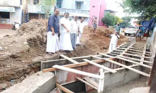 ரூ.35 லட்சத்தில் கழிவுநீர் ஓடை அமைக்கும் பணி
