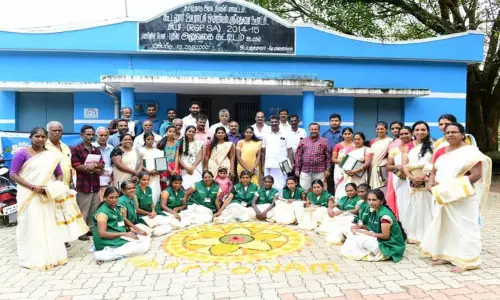 தூய்மை பணியாளர்களுடன் ஓணம் பண்டிகை கொண்டாட்டம்