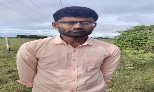 நெகமத்தில் 2 விவசாயிகள் கொலையில் ஆன்லைனில் சயனைடு வாங்கி மதுவில் கலந்து கொடுத்தாக கைதானவர் பரபரப்பு வாக்குமூலம் நெகமத்தில் 2 விவசாயிகள் கொலையில் ஆன்லைனில் சயனைடு வாங்கி மதுவில் கலந்து கொடுத்தாக கைதானவர் பரபரப்பு வாக்குமூலம்