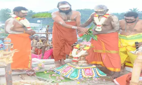 வேட்டைக்காரன்புதூரில் முத்துமாரியம்மன் கோவில் கும்பாபிஷேகம் வேட்டைக்காரன்புதூரில் முத்துமாரியம்மன் கோவில் கும்பாபிஷேகம்