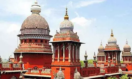 அரசுப் பணிகளில் பெண்களுக்கு 30% இடஒதுக்கீடு சட்டம் - திருத்தங்கள் கொண்டு வர வேண்டும் - சென்னை ஐகோர்ட்டு அறிவுறுத்தல் அரசுப் பணிகளில் பெண்களுக்கு 30% இடஒதுக்கீடு சட்டம் - திருத்தங்கள் கொண்டு வர வேண்டும் - சென்னை ஐகோர்ட்டு அறிவுறுத்தல்