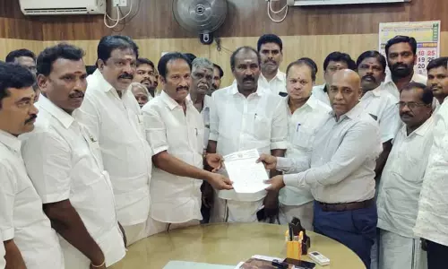 ஆக்கிரமிப்புகள் அகற்றம் வீடுகளை இழந்தவர்களுக்கு மாற்று இடம் வழங்கவேண்டும் விருத்தாசலம் சப்-கலெக்டரிடம் அருண்மொழித்தேவன் எம்.எல்.ஏ. கோரிக்கை ஆக்கிரமிப்புகள் அகற்றம் வீடுகளை இழந்தவர்களுக்கு மாற்று இடம் வழங்கவேண்டும் விருத்தாசலம் சப்-கலெக்டரிடம் அருண்மொழித்தேவன் எம்.எல்.ஏ. கோரிக்கை