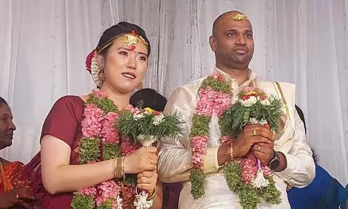 தென்கொரியா இளம்பெண்ணை காதலித்து மணந்த வாணியம்பாடி என்ஜினீயர்