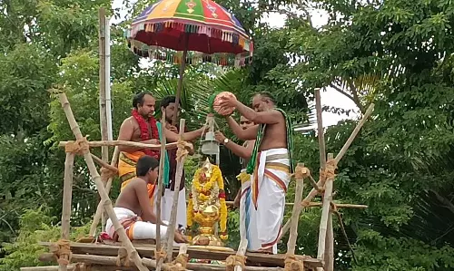 பெருமாள், அம்மன் கோவில்களில் குடமுழுக்கு