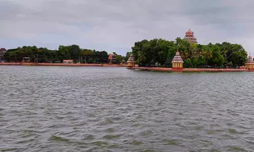 நிரம்பிய தெப்பக்குளம்