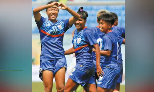 தெற்காசிய பெண்கள் கால்பந்து சாம்பியன்ஷிப் : தொடக்க ஆட்டத்தில் பாகிஸ்தானை வீழ்த்தி இந்திய அணி வெற்றி தெற்காசிய பெண்கள் கால்பந்து சாம்பியன்ஷிப் : தொடக்க ஆட்டத்தில் பாகிஸ்தானை வீழ்த்தி இந்திய அணி வெற்றி