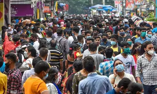 இந்தியாவில் நேற்றைவிட சற்று அதிகரித்த கொரோனா பாதிப்பு..!! இந்தியாவில் நேற்றைவிட சற்று அதிகரித்த கொரோனா பாதிப்பு..!!