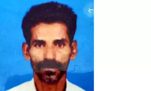 கள்ளத்தொடர்பை கண்டித்த தொழிலாளியை மண்வெட்டியால் வெட்டி கொன்ற மனைவி