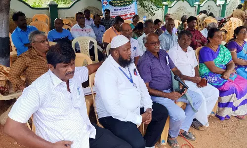 தேனியில் சி.பி.எஸ். ஒழிப்பு இயக்கத்தினர் உண்ணாவிரதம் தேனியில் சி.பி.எஸ். ஒழிப்பு இயக்கத்தினர் உண்ணாவிரதம்