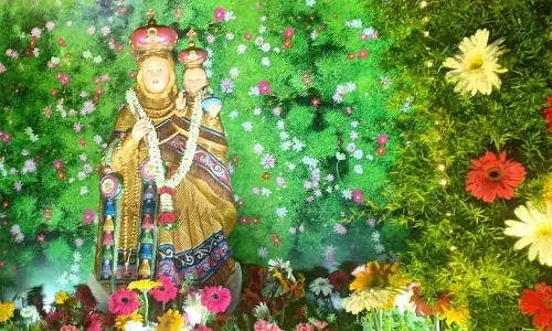 கம்பத்தில் ஆரோக்கிய அன்னை தேர் பவனி கம்பத்தில் ஆரோக்கிய அன்னை தேர் பவனி