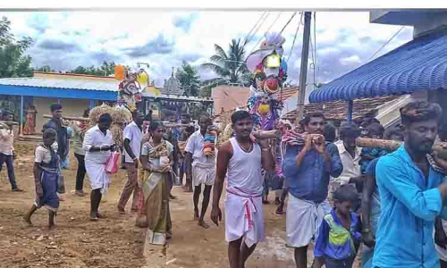 அரசமலை நவகுடியில் புரவி எடுப்பு திருவிழா அரசமலை நவகுடியில் புரவி எடுப்பு திருவிழா