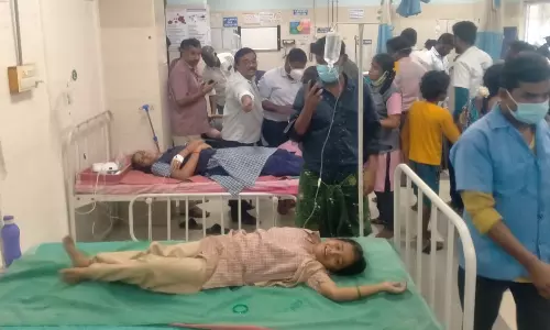 குடற்புழு நீக்க மாத்திரை சாப்பிட்ட 115 மாணவிகளுக்கு வாந்தி-மயக்கம் குடற்புழு நீக்க மாத்திரை சாப்பிட்ட 115 மாணவிகளுக்கு வாந்தி-மயக்கம்