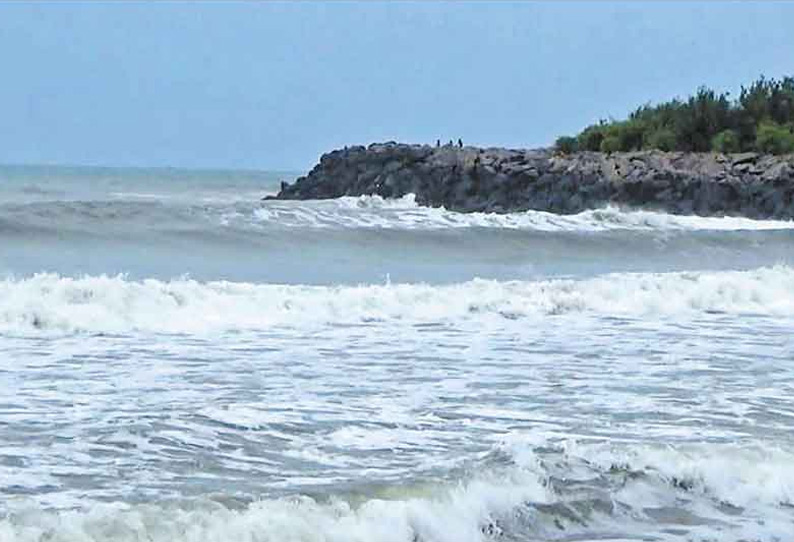 Heavy sea rage at Mamallapuram | மாமல்லபுரத்தில் பலத்த கடல் சீற்றம்