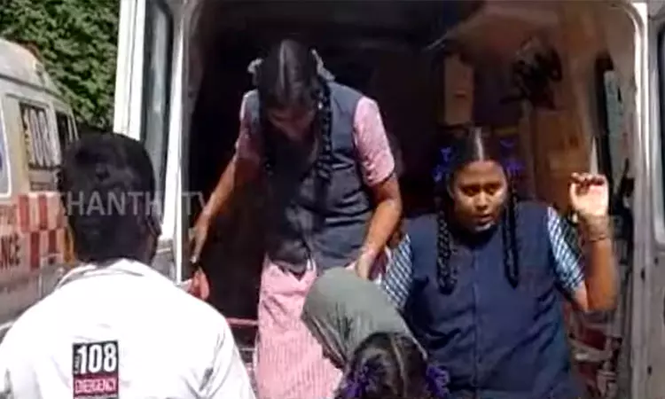 அரசு பள்ளியில் ஊட்டச்சத்து மாத்திரை சாப்பிட்ட 50 மாணவிகளுக்கு வாந்தி, மயக்கம்...!