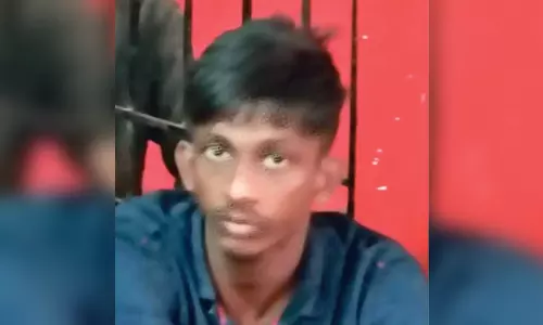 சினிமா பட பாணியில் காதலியின் திருமணத்தில் தாலியை தட்டிப்பறித்து கட்ட முயன்ற வாலிபரால் பரபரப்பு சினிமா பட பாணியில் காதலியின் திருமணத்தில் தாலியை தட்டிப்பறித்து கட்ட முயன்ற வாலிபரால் பரபரப்பு
