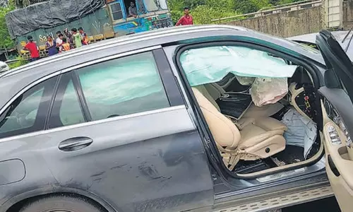 விபத்து நடந்த போது 100 கி.மீ. வேகத்தில் வந்த சைரஸ் மிஸ்திரி காா்-விசாரணையில் தகவல்