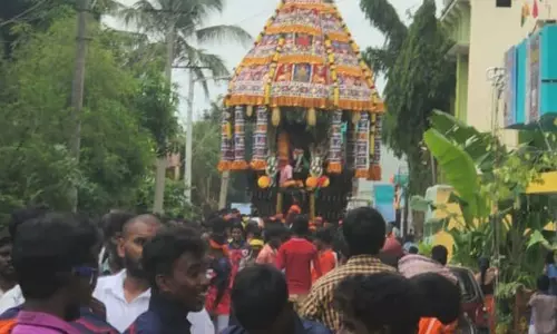 முத்துமாரியம்மன் கோவில் தேரோட்டம்