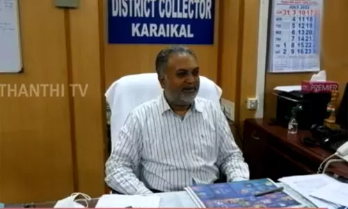 காரைக்காலில் பணி நியமனம் பெற்று புதுச்சேரியில் பணிபுரியும் பணியாளர்கள் - கலெக்டர் அதிரடி உத்தரவு காரைக்காலில் பணி நியமனம் பெற்று புதுச்சேரியில் பணிபுரியும் பணியாளர்கள் - கலெக்டர் அதிரடி உத்தரவு