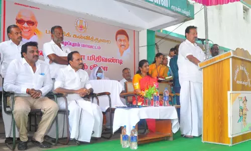 அரசு பள்ளி மாணவர்களுக்கு விலையில்லா சைக்கிள் அரசு பள்ளி மாணவர்களுக்கு விலையில்லா சைக்கிள்