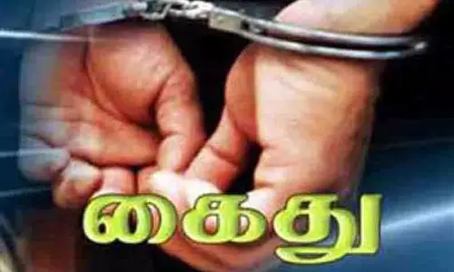 லாரியில் 15 டன் ரேஷன் அரிசி கடத்தல்; 2 பேர் கைது