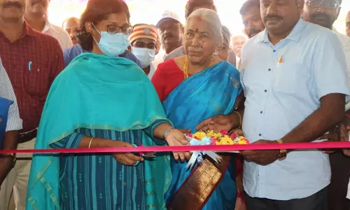 பார்ம் இம்ளிமென்ட்ஸ் நிறுவனத்தின் விவசாய கருவிகள் விற்பனை மையம்